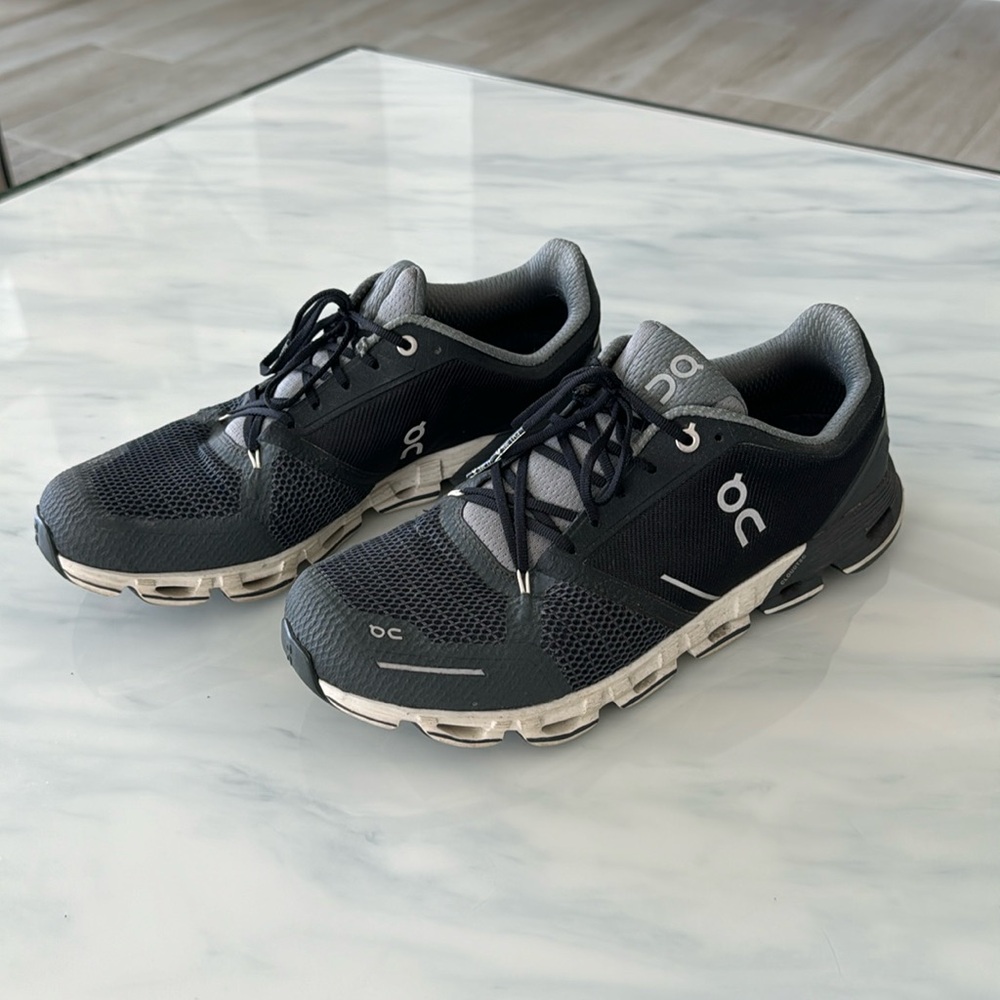 On Running Cloudflyer Men’s Running Shoes 9.5